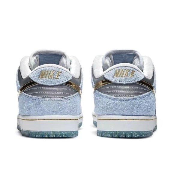 BP Toddler Sean Cliver x Nike SB Dunk Low Pro QS Holiday Special White Blue Gold main image 4